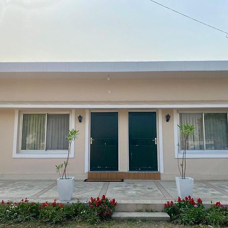 The Bougainvillea Cottage Farmstay Near Dehradun , 2 Bedroom Private Cottage Next To Fields And Orchards With Hill Views Exteriér fotografie